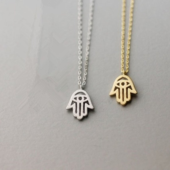Hamsa Gold Dainty Pendant Necklace - Picture 4 of 4